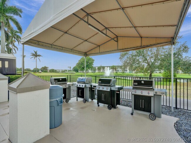 Building Photo - 1104 Bahama Bend