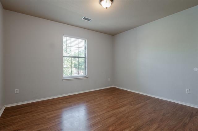Building Photo - 3221 Kennedy Dr
