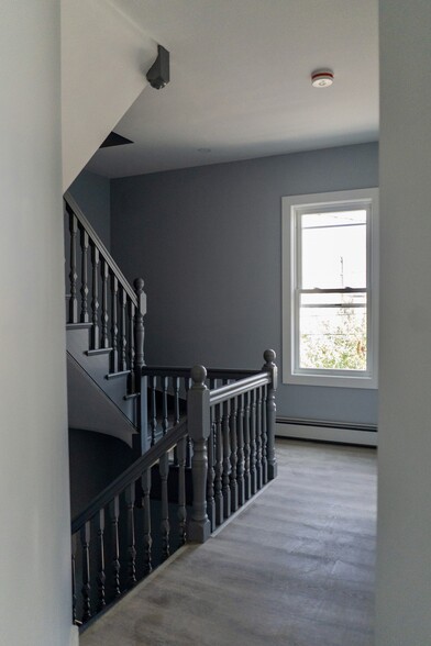 Building Photo - 40 Mansfield St
