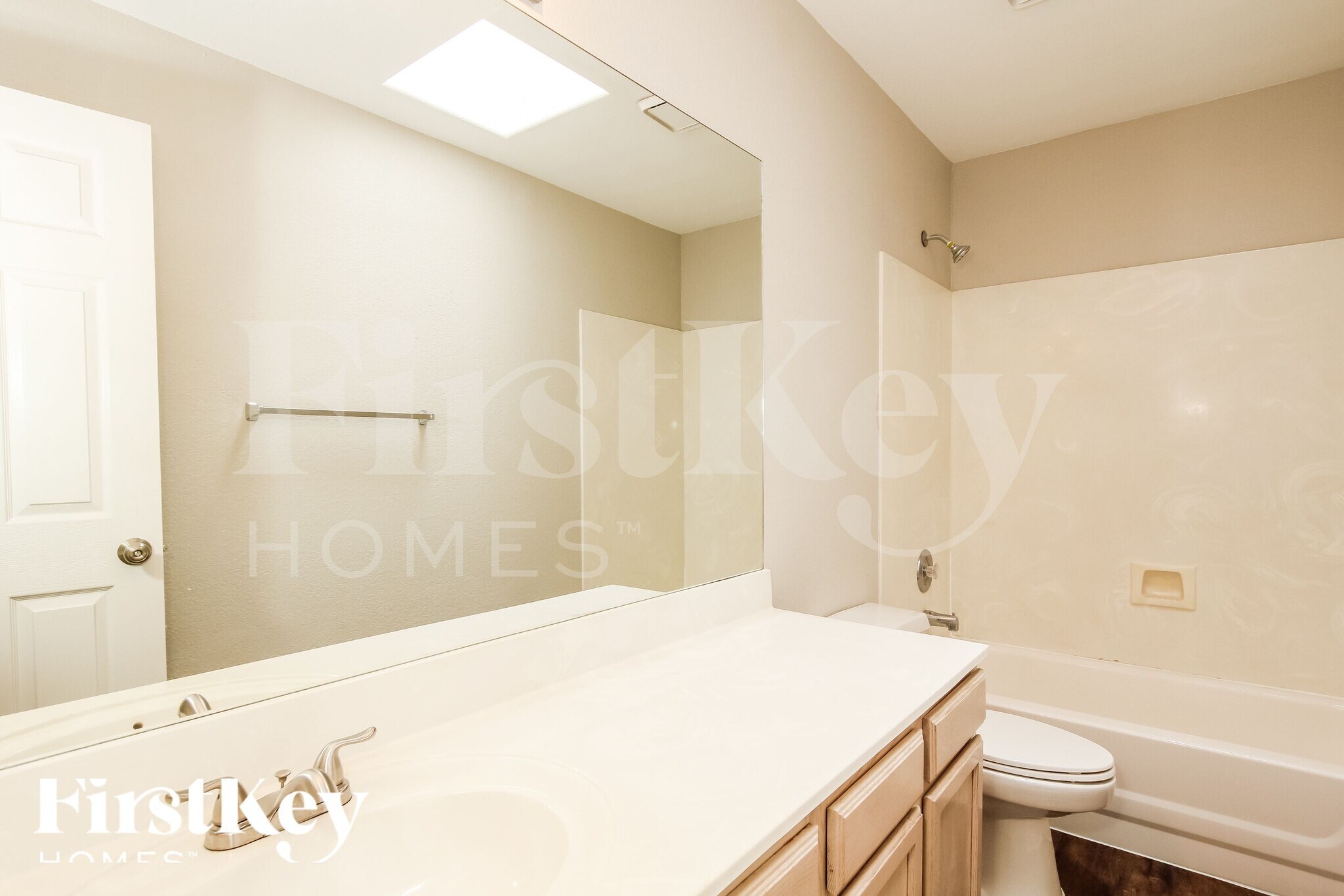 Building Photo - 14915 N 86th Dr