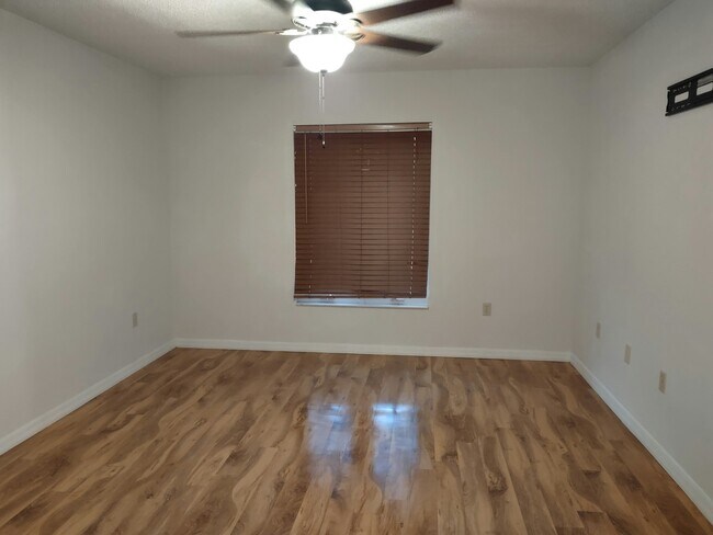 Building Photo - 12218 Fox Chase Dr