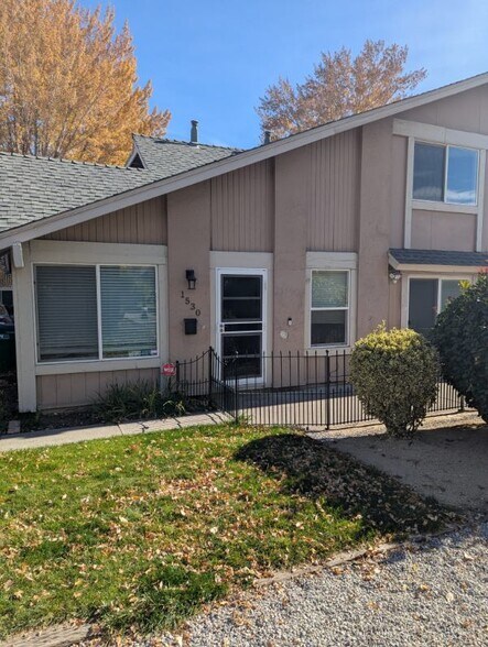 Building Photo - 1530 Chester Sq