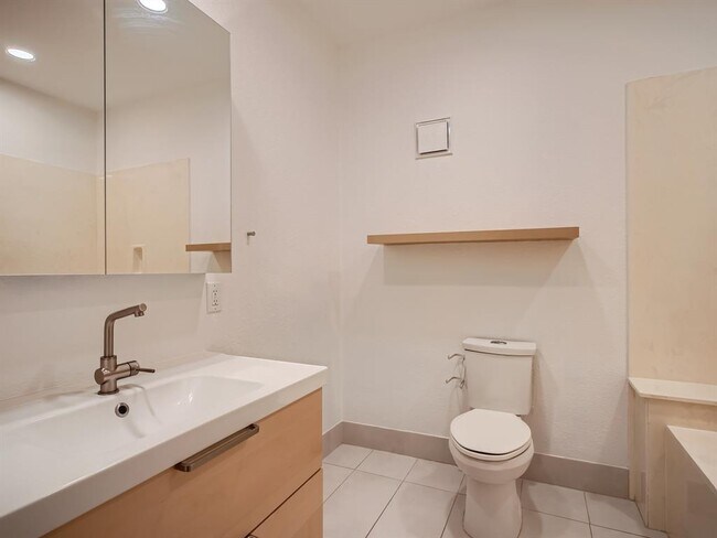 Building Photo - 2450 Wickersham Ln