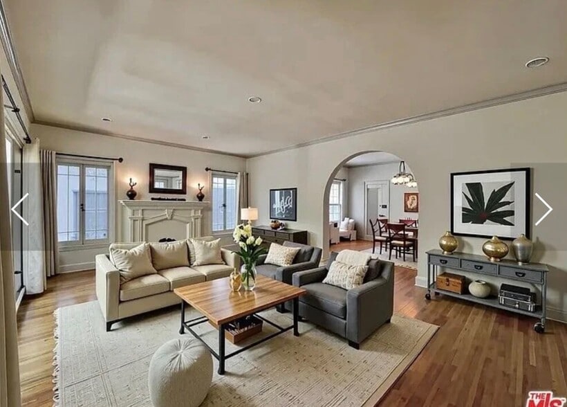 Building Photo - 145 N Sycamore Ave