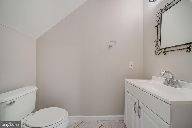 Building Photo - 329 Barnfield Square NE