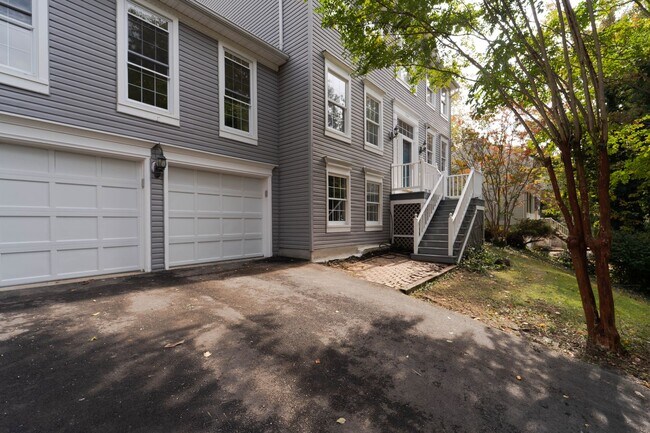 Building Photo - Fabulous Home in Aquia Harbor