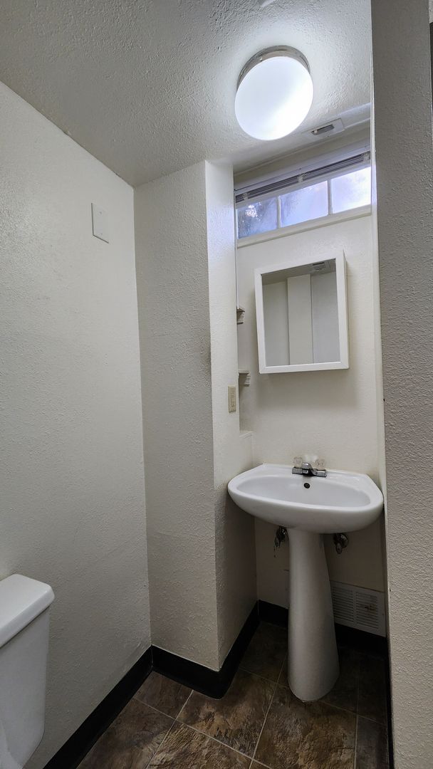 Building Photo - Beautiful University Area Home