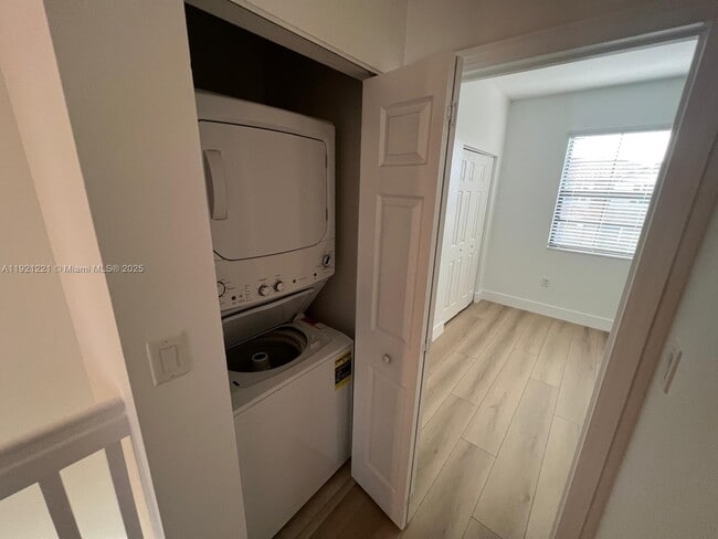 Building Photo - 9399 W 33rd Ln