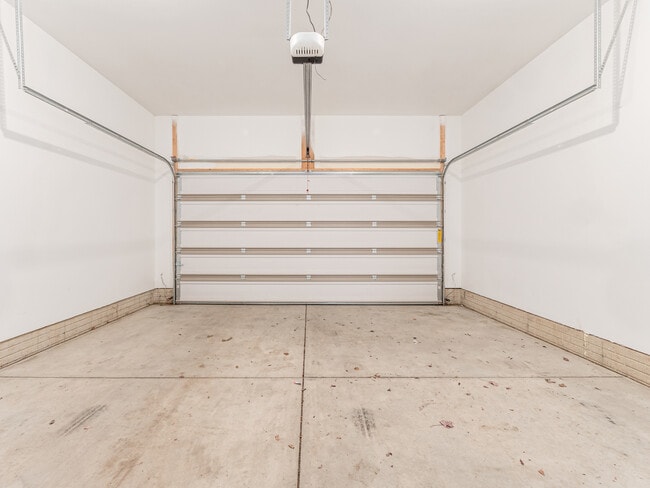 Building Photo - 766 N 6th St