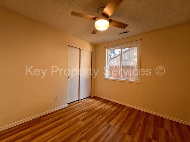 Building Photo - Orchards Ranch with Large Fenced Yard - Re...