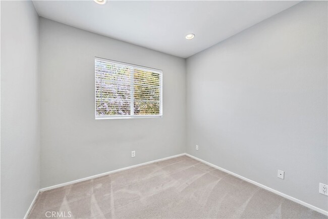 Building Photo - 158 N Brea Blvd