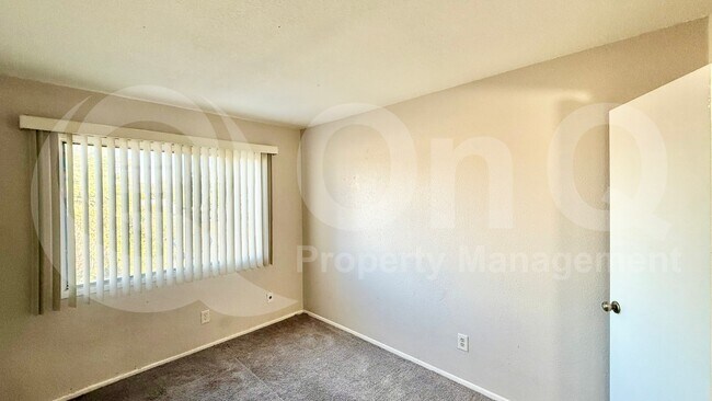 Building Photo - 5304 W Hearn Rd