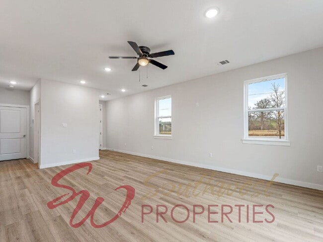 Building Photo - Gorgeous 3 bedroom townhome with a quick, easy walk to TSU campus!