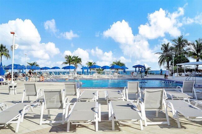 Building Photo - 2030 S Ocean Dr