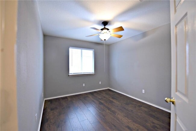 Building Photo - 3500 Kissman Dr