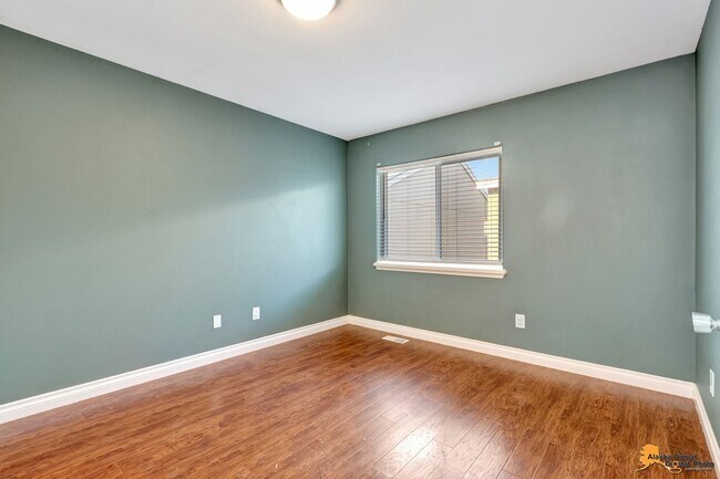 Building Photo - Campbell Four Bedroom Home with Garage