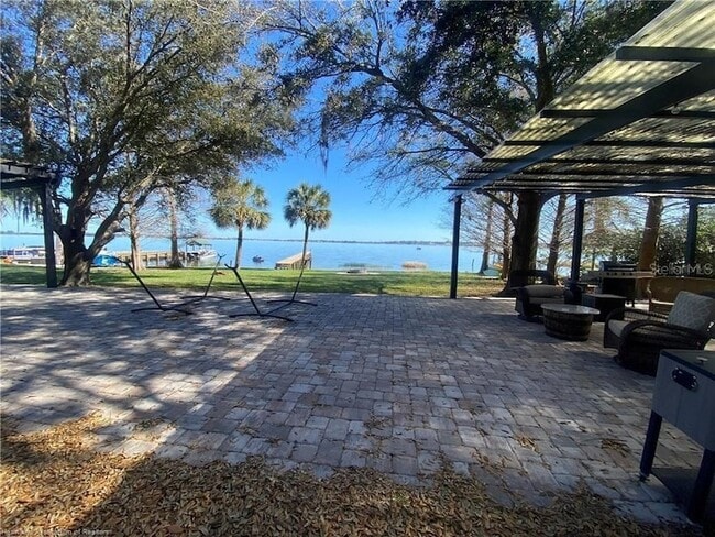 Building Photo - 1526 Fort Meade Rd