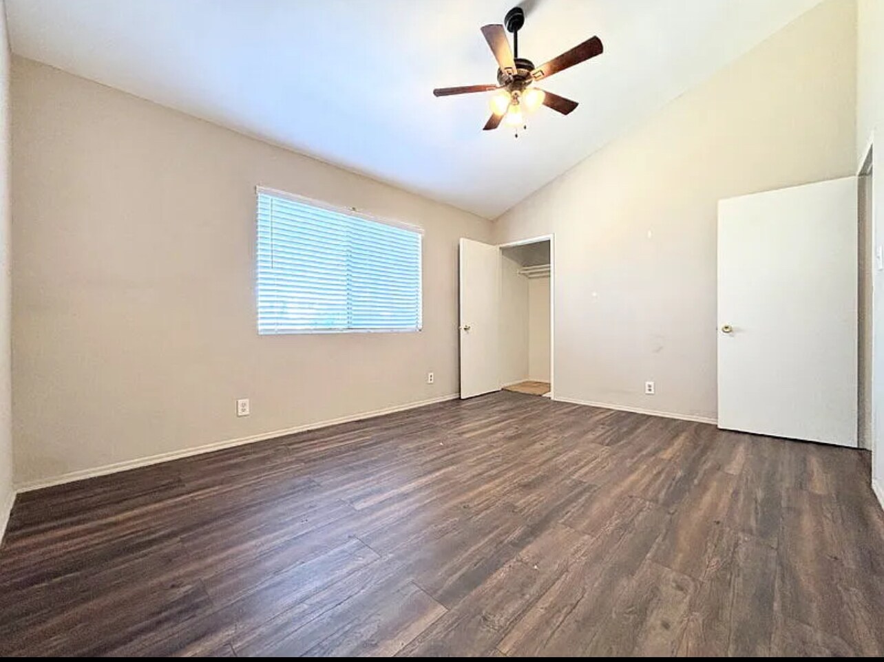 Building Photo - 1343 W 36th St