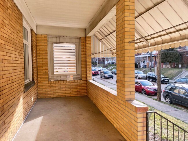 Building Photo - 62 N Bryant Ave