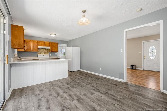 Building Photo - 7401 Paxton Dr