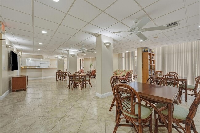 Building Photo - 9900 S Ocean Dr