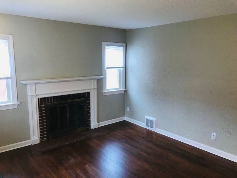 Building Photo - 1640 Rosemont Blvd