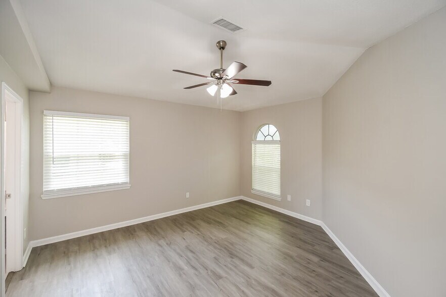 Building Photo - 2721 R S Bailey Dr