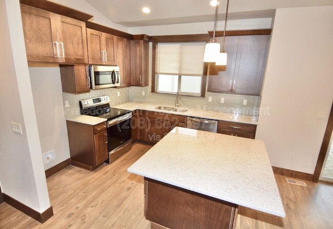 Building Photo - 7763 N Hibiscus Ln