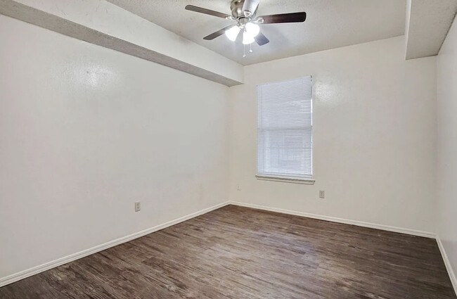 Building Photo - 2813 NW 59th St
