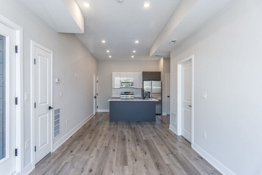 Building Photo - 2710 Ridge Ave