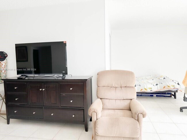 Building Photo - 601 Three Islands Boulevard