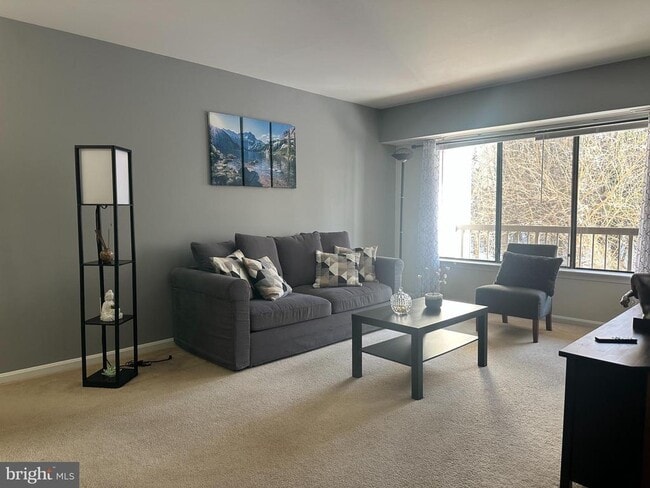 Building Photo - 9555 Battery Heights Blvd