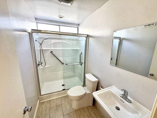 Building Photo - Mission Viejo Lease – 3 Bedrooms, 2 Bathro...