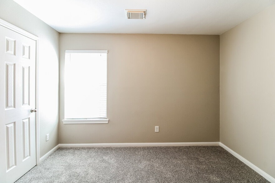 Building Photo - 4935 S Cancun