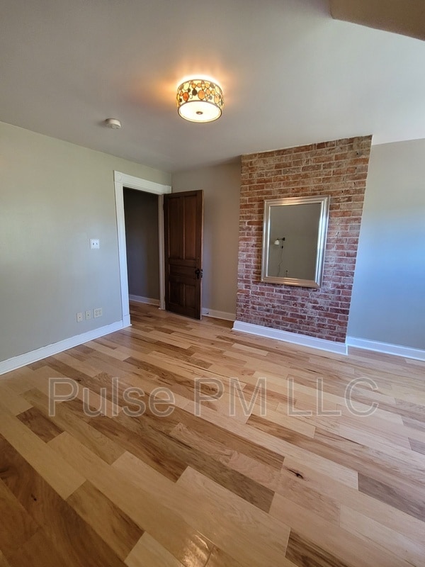 Building Photo - 530 Garrard St