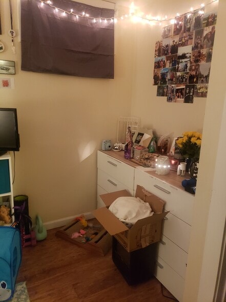 Building Photo - 1358 NW Hall Dr