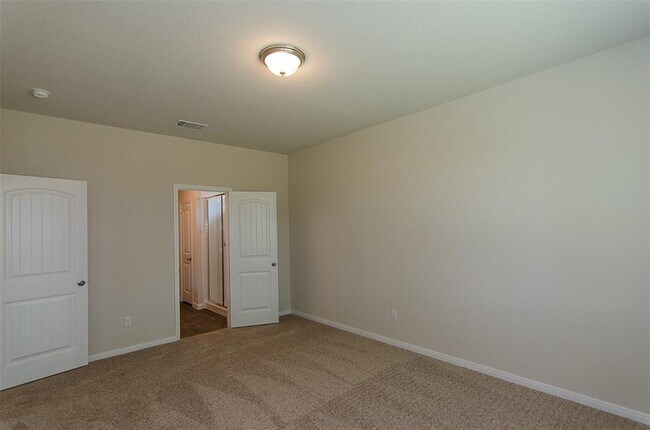 Building Photo - 117 Naset Dr