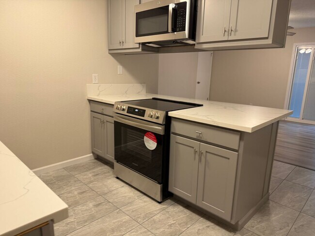 Building Photo - 5417 E Knoll Dr