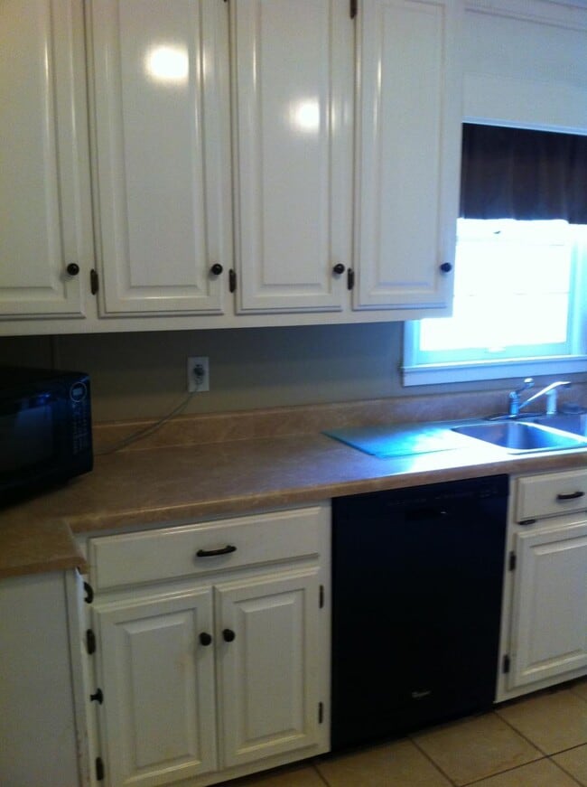 Building Photo - 104 Walker Ave