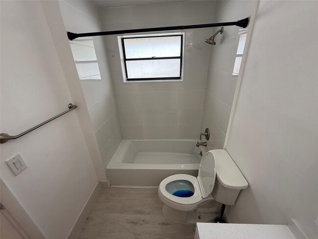 Building Photo - 347 Elm St