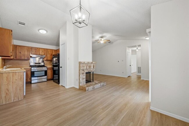 Building Photo - 11604 Norwegian Wood Dr