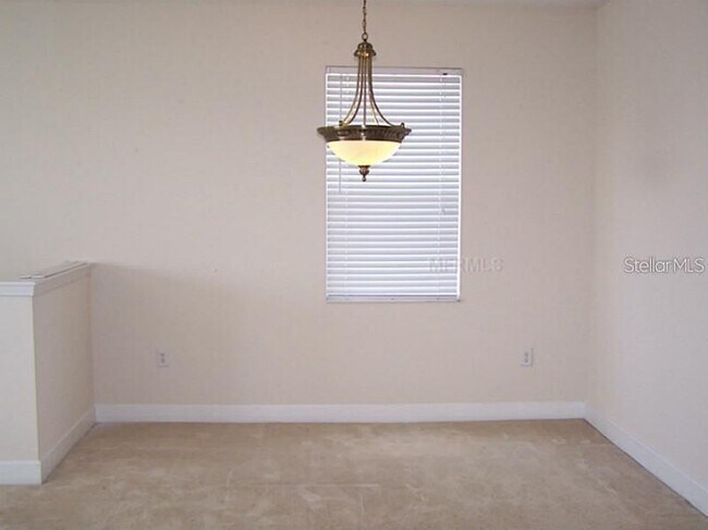 Building Photo - 3560 Parkridge Cir