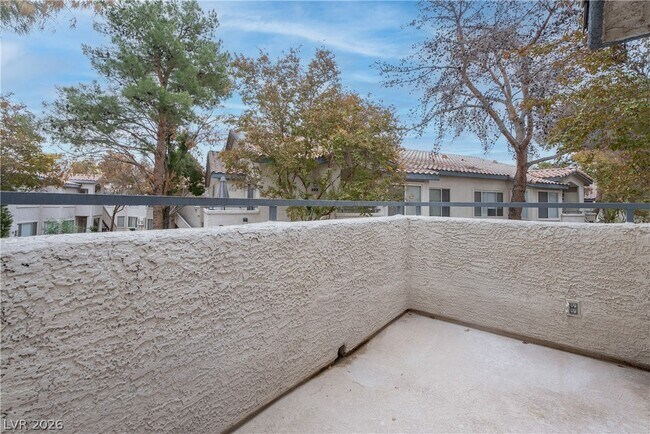 Building Photo - 3060 Tarpon