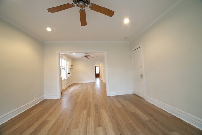 Building Photo - 3733 N Christiana Ave