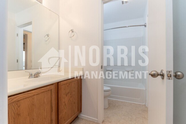 Building Photo - Large Home with Plenty of Room in Coolidge