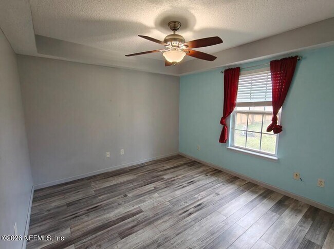 Building Photo - 4076 Everett Ave