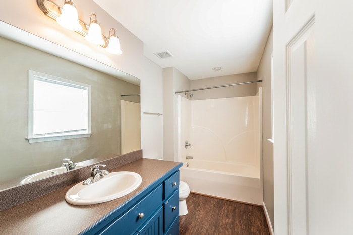 Building Photo - 694 S Hillcrest Rd