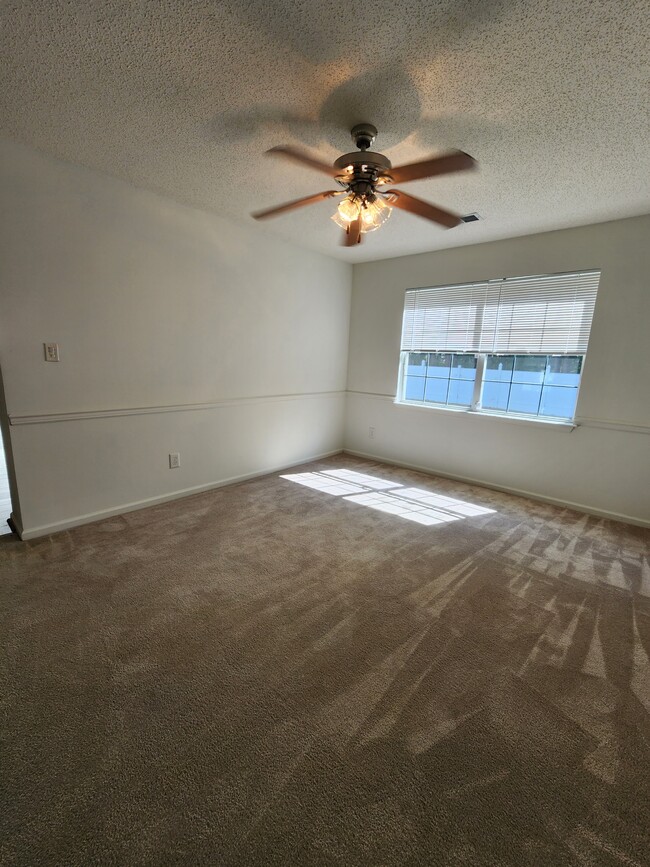 Building Photo - 276 Weatherford Way