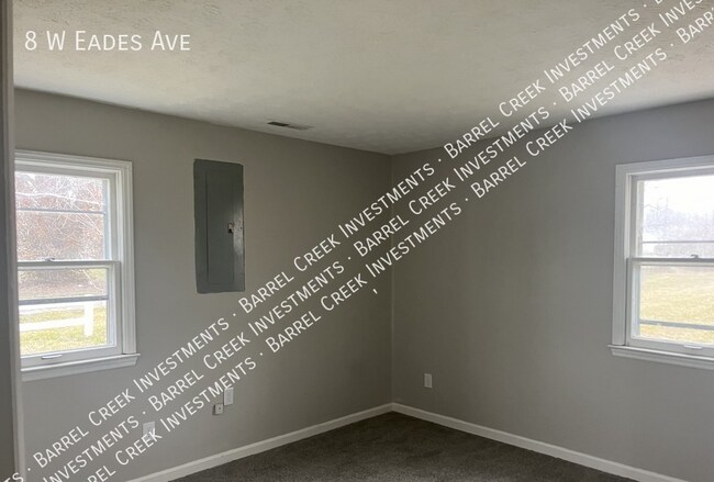Building Photo - 8 W Eades Ave