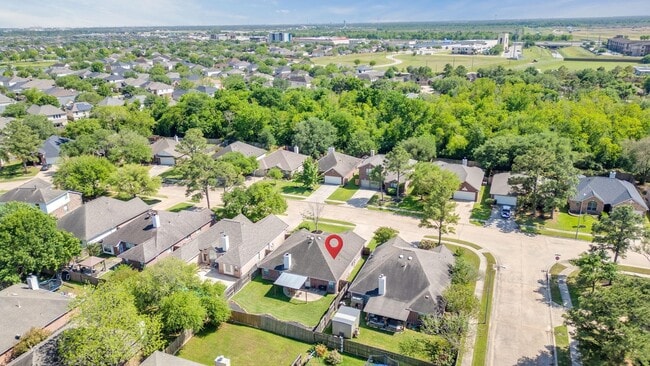 Building Photo - 14526 Chestnut Falls Dr